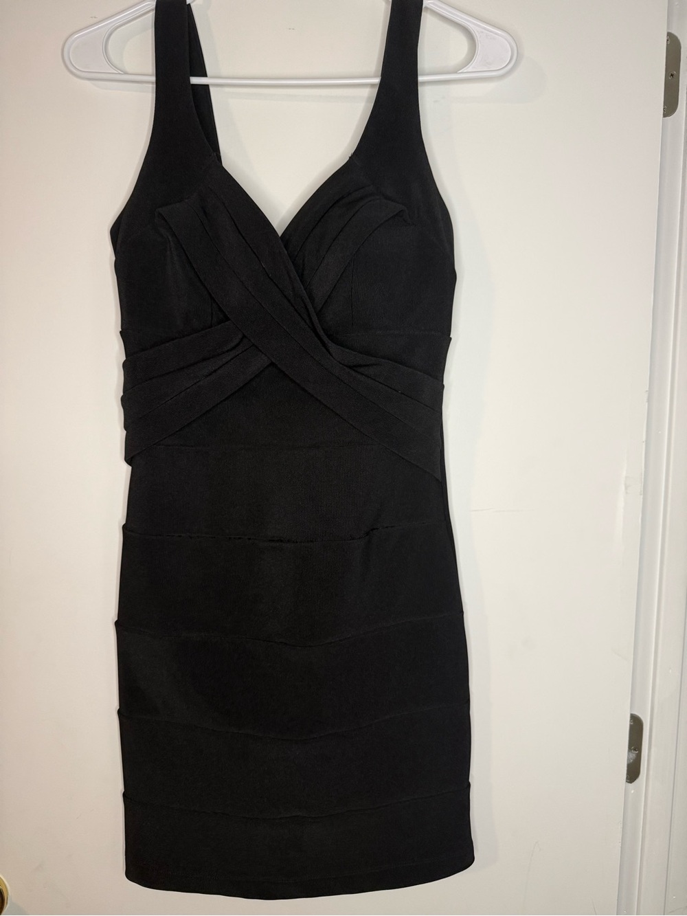 Emerald Sundae Black Sleeveless Bandage Dress with Cross-Front Detail